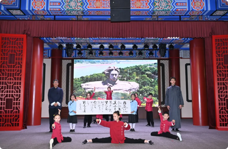 在季后赛中